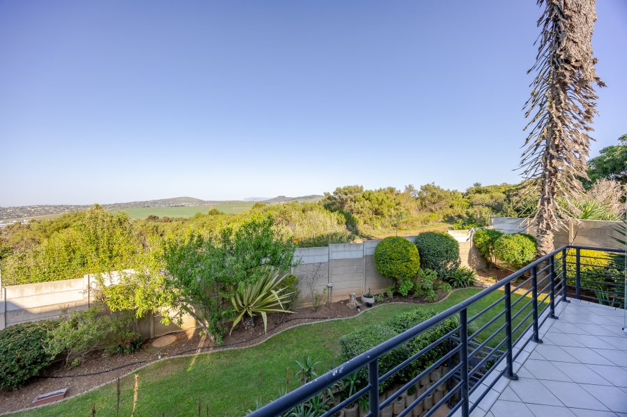 6 Bedroom Property for Sale in Vergesig Western Cape